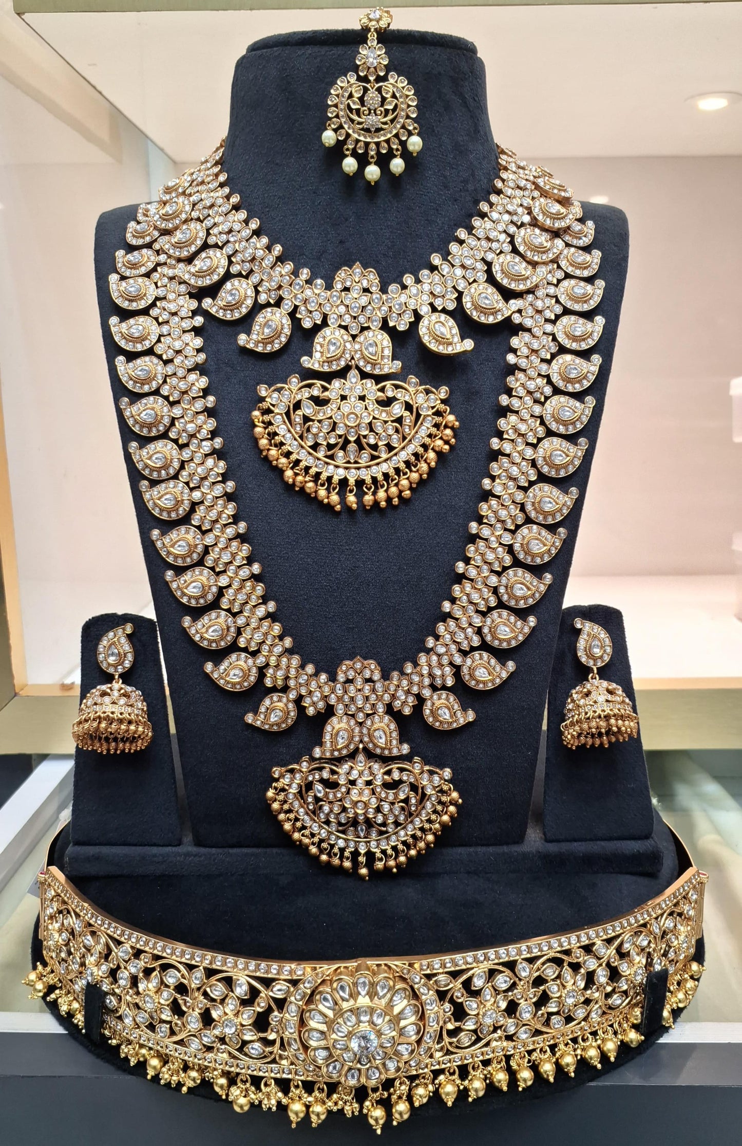 Rental Jewlery - Matt Gold Kundan Bridal Jewelry